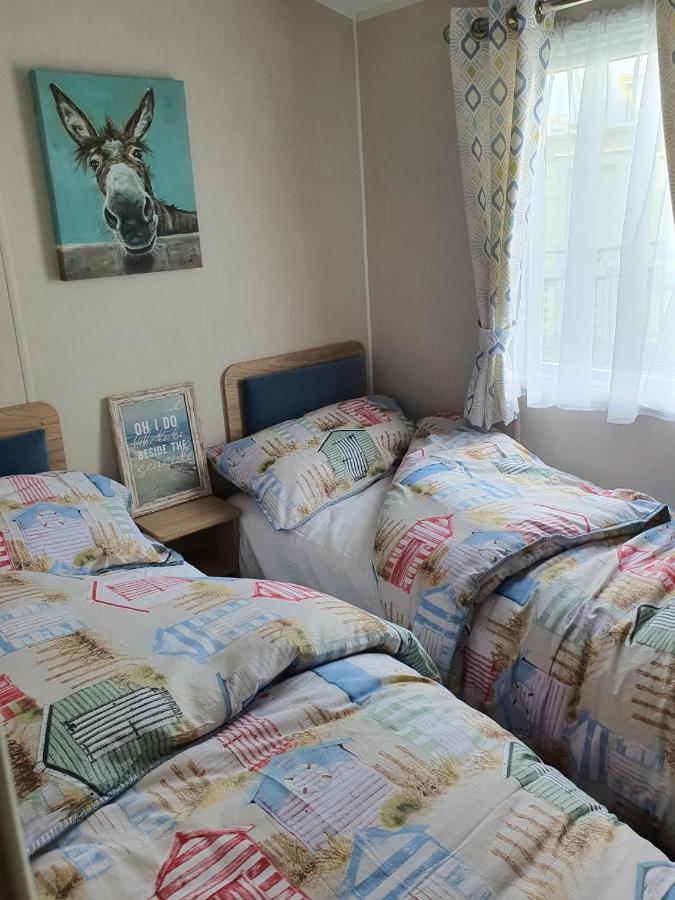 Premium Accommodation With Luxury Hot-Tub And Decking Area, Near Fantasy Island Ingoldmells Ngoại thất bức ảnh